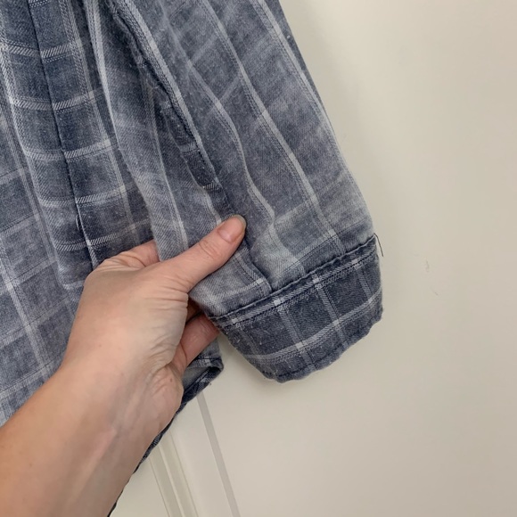 ❤️Paper Crane Plaid Destroyed Flannel S/M Blue - Picture 5 of 8
